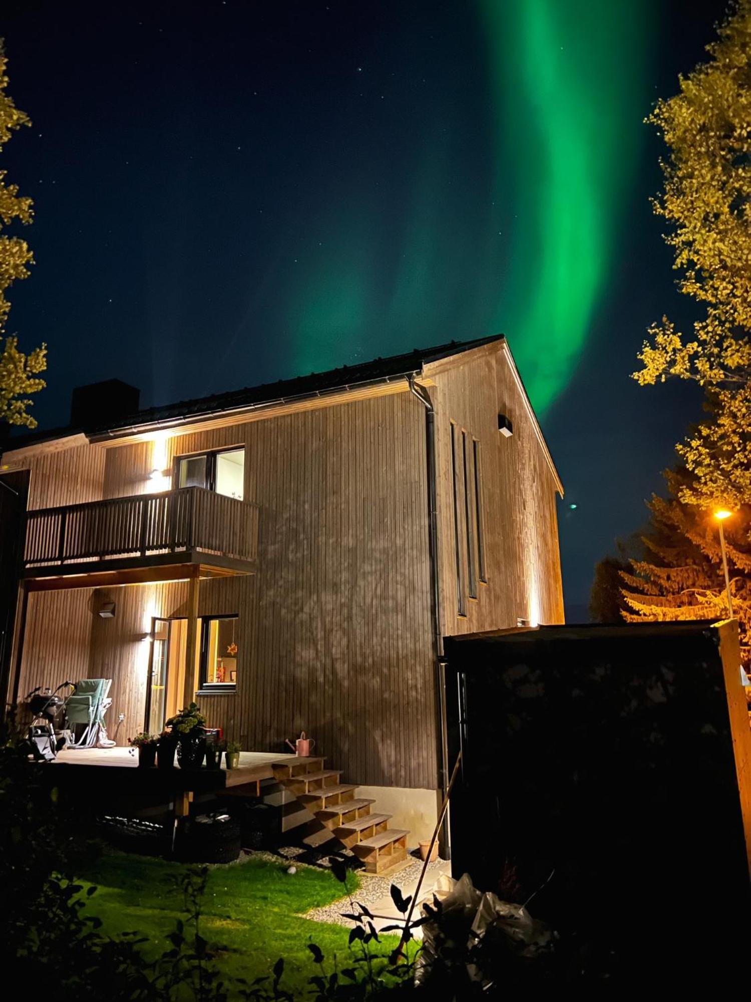 Modern And Central Apartment In Quiet Street Tromsø Esterno foto